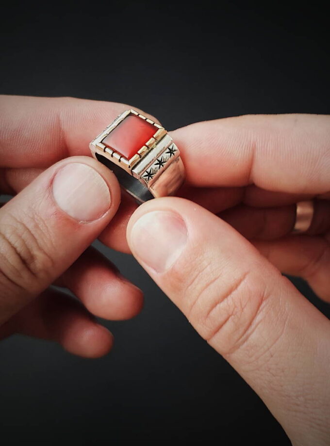 Red onyx ring. Sterling silver and Bronze