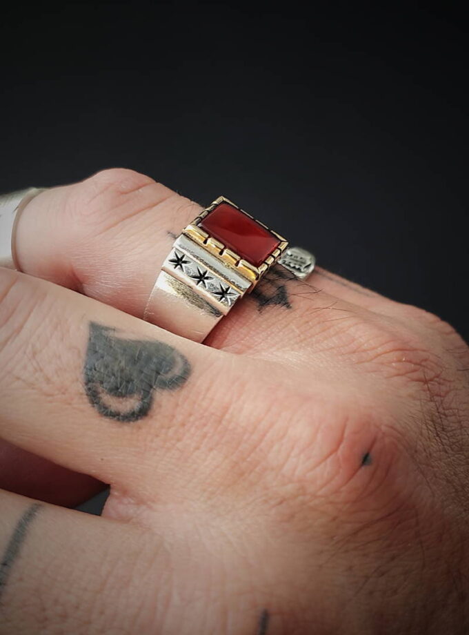 Red onyx ring. Sterling silver and Bronze