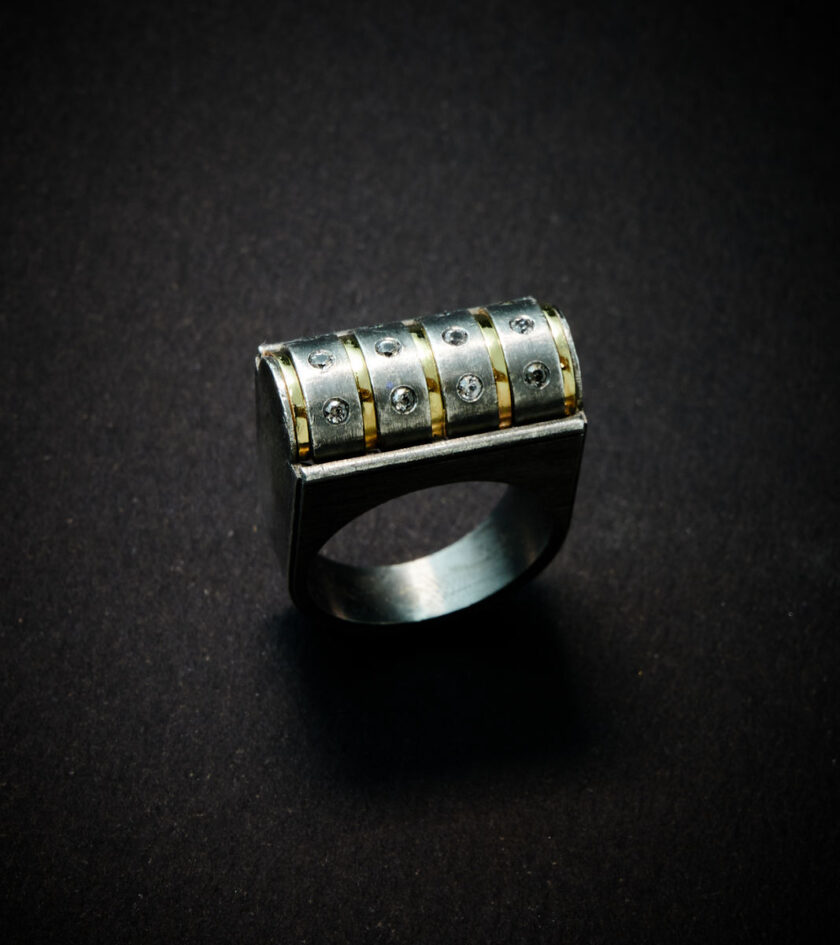 ‘Golden Lines’ Gold, Silver & Sapphires
